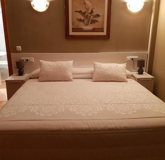 استودیوی استاندارد, Aparta Hotel Puertolas