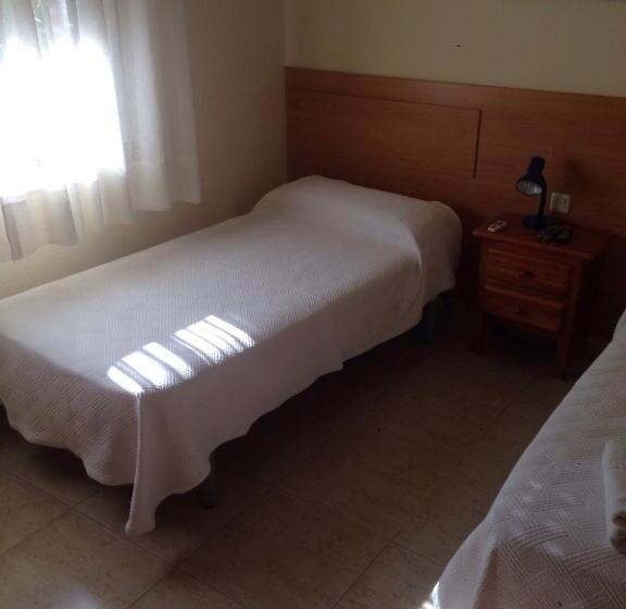 اتاق استاندارد با سرویس بهداشتی مشترک, Hostal Jose Luis