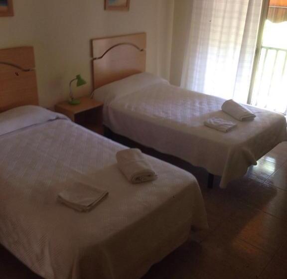 اتاق استاندارد با سرویس بهداشتی مشترک, Hostal Jose Luis