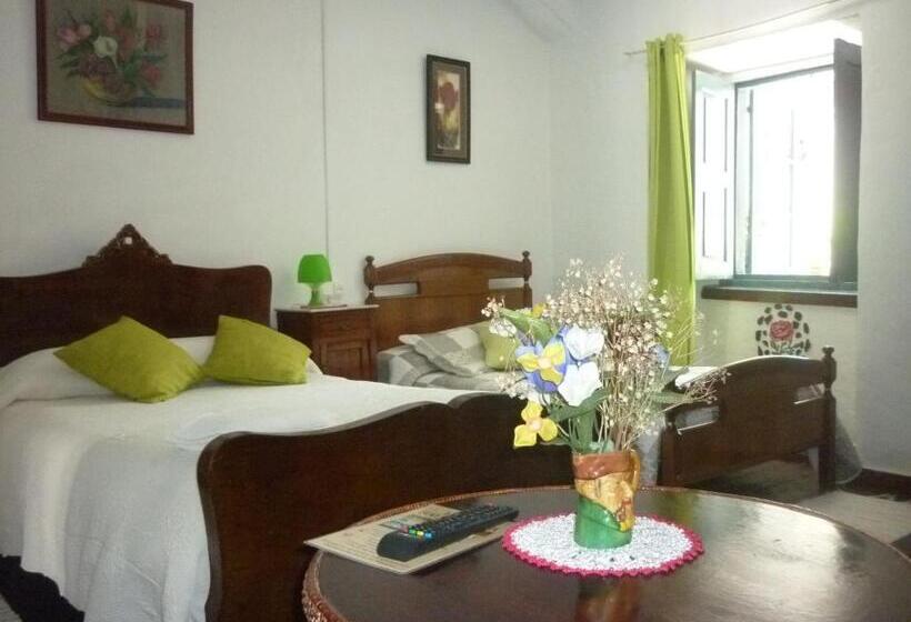 חדר בסיסי, Pensión Santa Rosa