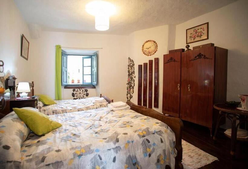 חדר בסיסי, Pensión Santa Rosa