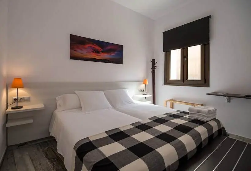 スタンダードルーム, The 8 Rooms House