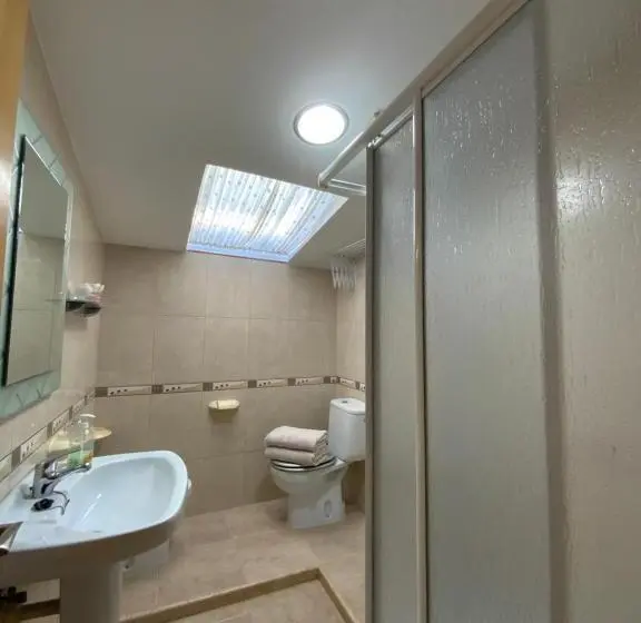 Standard Studio, Pensión Beiramar