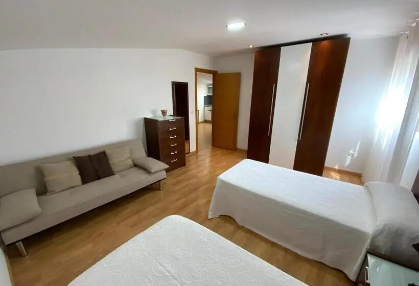 Standard Studio, Pensión Beiramar