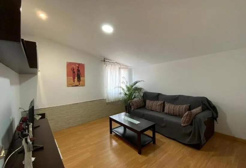 Standard Studio, Pensión Beiramar