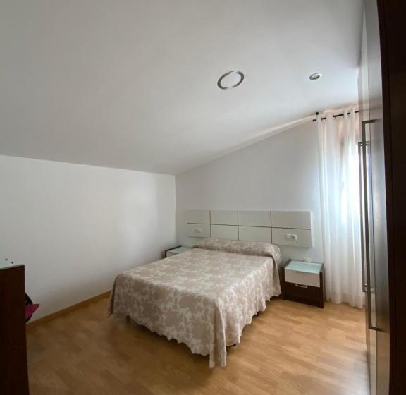 スタンダードスタジオ, Pensión Beiramar