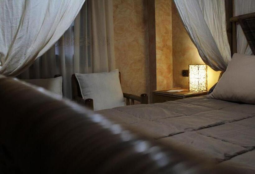 جناح مزود بجاكوزى, Casa Rural Puerto Del Emperador