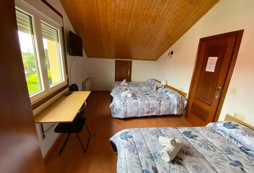4 Bett Standardzimmer, Pensión Codesal