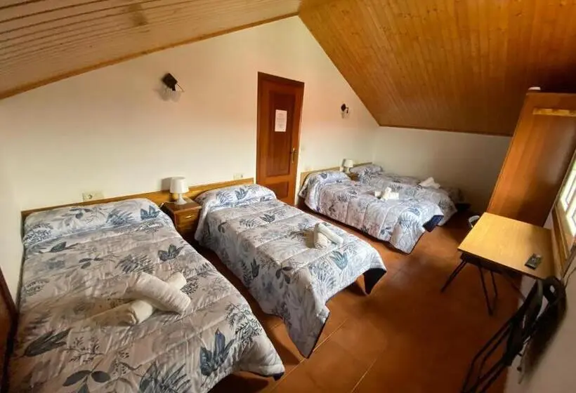 4 Bett Standardzimmer, Pensión Codesal