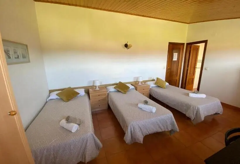 3-Bett-Standardzimmer, Pensión Codesal