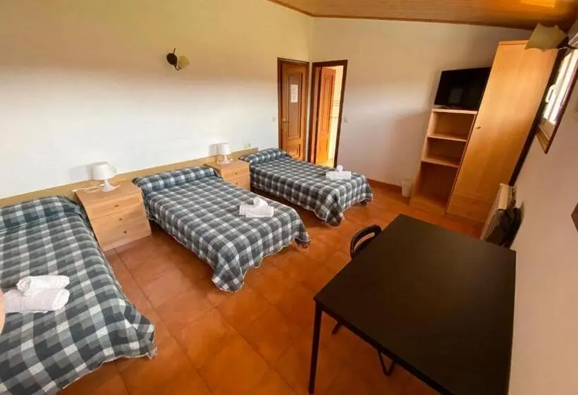 3-Bett-Standardzimmer, Pensión Codesal