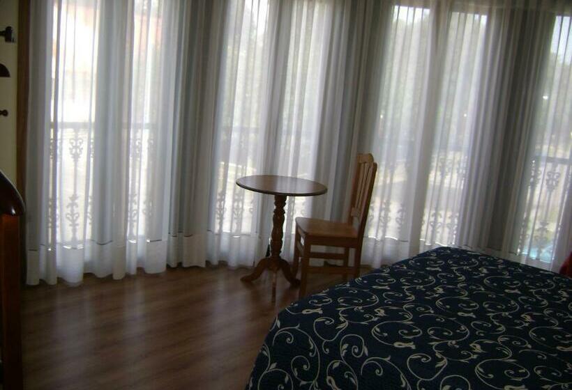 발코니 디럭스 룸, Hostal Santa Baia