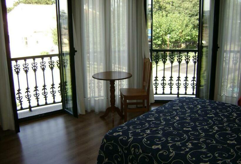 발코니 디럭스 룸, Hostal Santa Baia