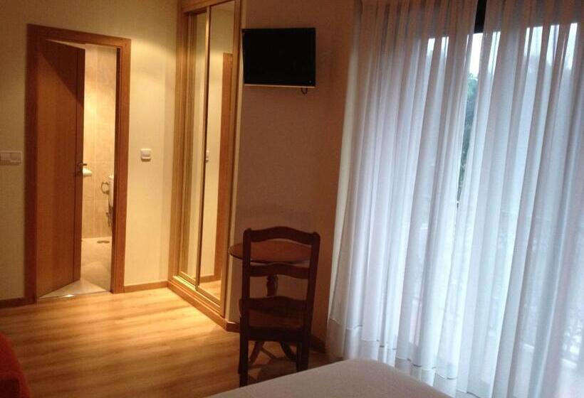 Номер Deluxe с Балконом, Hostal Santa Baia