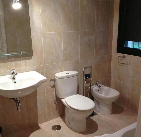 발코니 디럭스 룸, Hostal Santa Baia