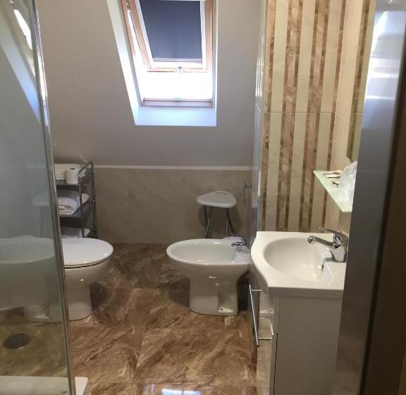 디럭스 룸, Hostal Santa Baia