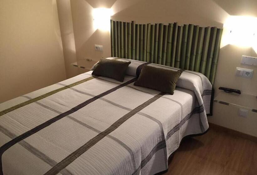 디럭스 룸, Hostal Santa Baia