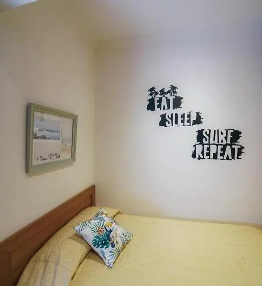 اتاق استاندارد یک تخته با سرویس بهداشتی مشترک, Pension Angelines, Sneuu Hostel Santander