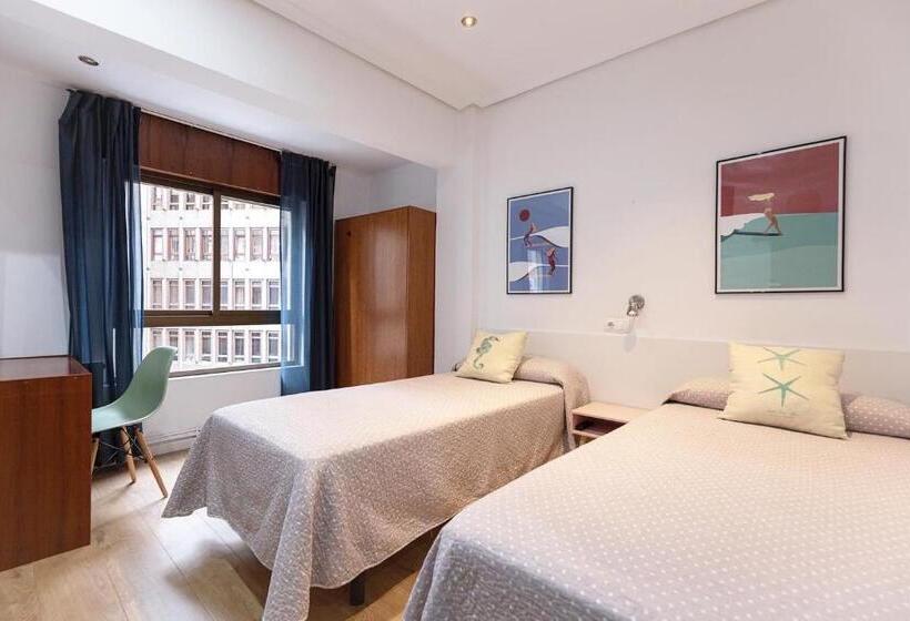 스탠다드 룸 공동 욕실, Pension Angelines, Sneuu Hostel Santander