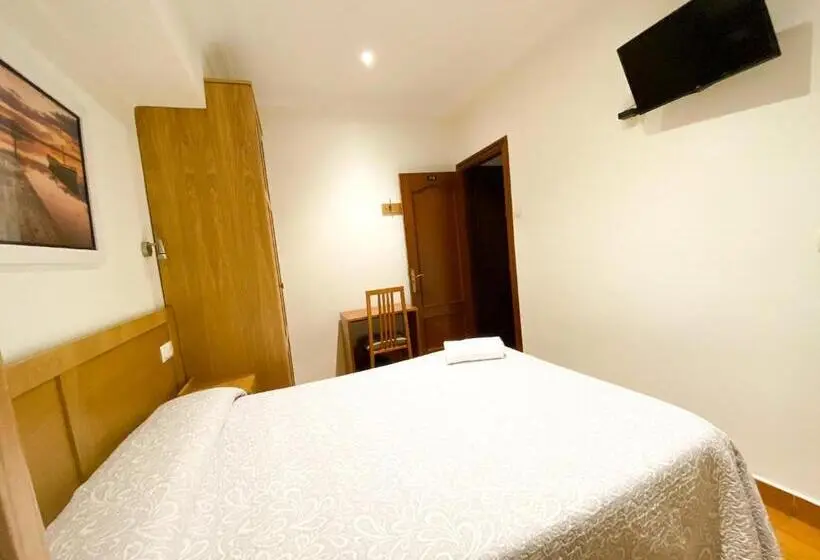 اتاق استاندارد با سرویس بهداشتی مشترک, Pension Angelines, Sneuu Hostel Santander