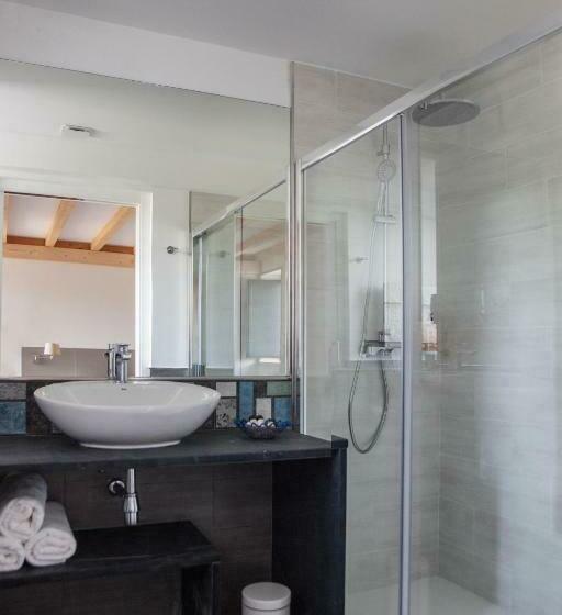 סוויטה משפחתית, The Rock Suites & Spa