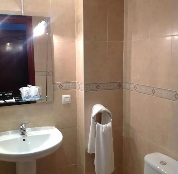 Standard Kolmen Hengen Huone, Hostal Los Amigos