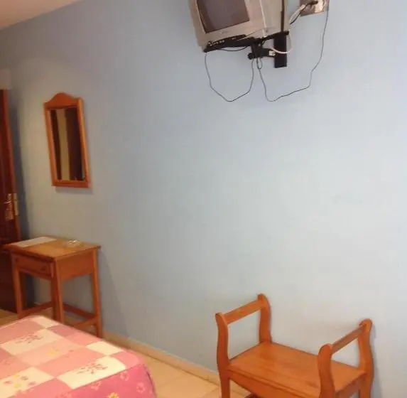Standard Kolmen Hengen Huone, Hostal Los Amigos