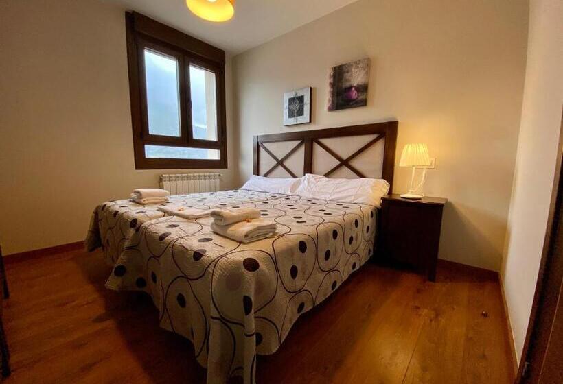 חדר משפחתי, La Cuna Del Sella