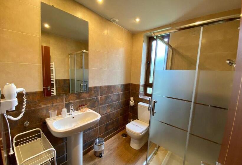 חדר בסיסי, La Cuna Del Sella