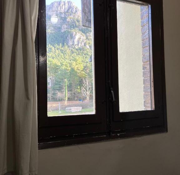 Дом 4 Спальни, Chalet De Montaña Pous De La Neu