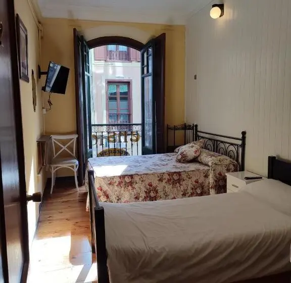 スタンダードトリプルルームの外観-バスルーム, Hostal La Fruta Nueva Apertura