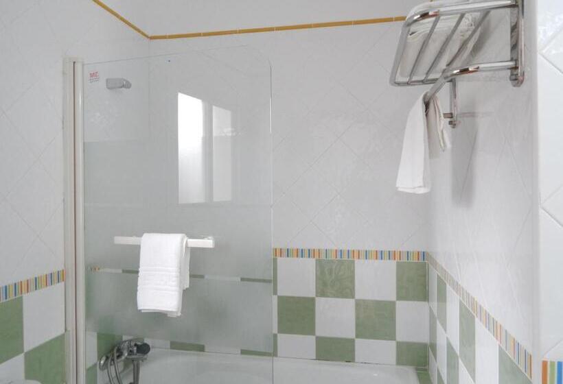 اتاق استاندارد سه نفره, Hostal Las Cumbres