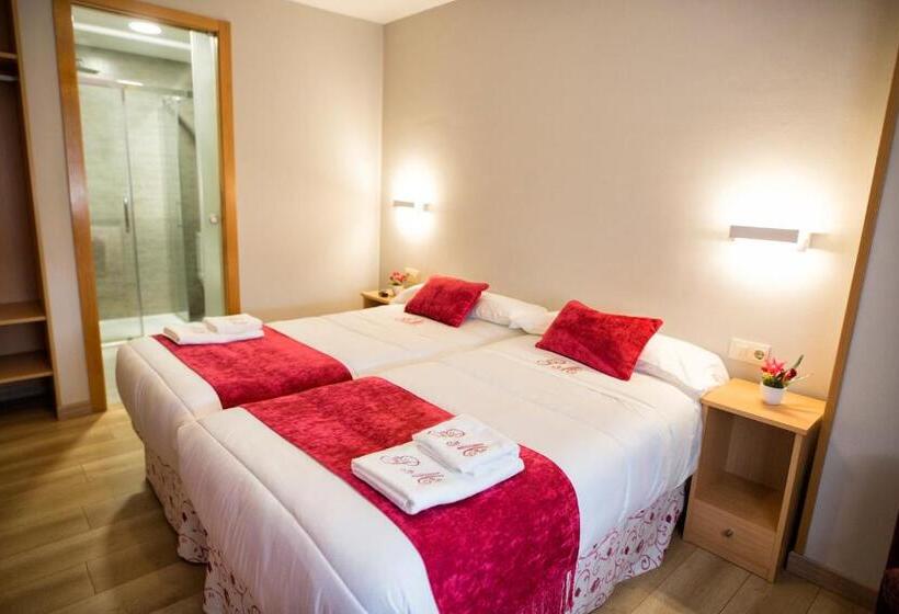 اتاق استاندارد سه نفره, Hostal Maribel
