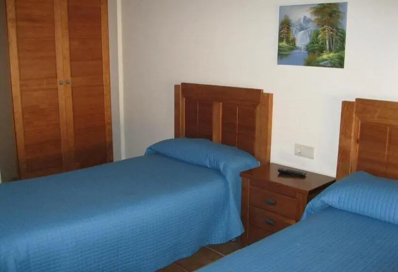 اتاق استاندارد سه نفره, Hostal Sol De La Vega