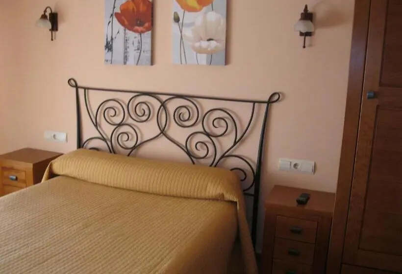 اتاق استاندارد یک نفره, Hostal Sol De La Vega