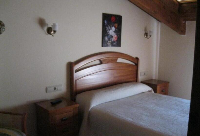 スタンダード４人部屋, Hostal Sol De La Vega