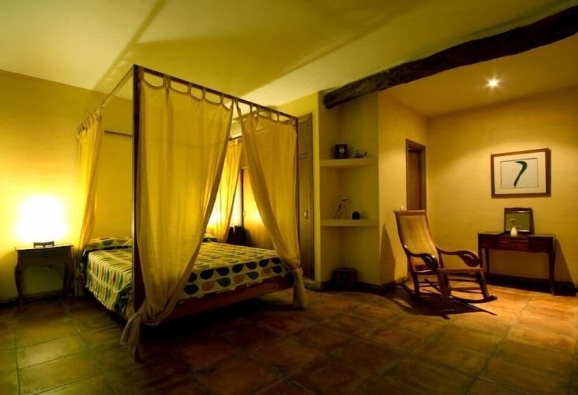 סוויטת ג'וניור, Posada Tresmentiras