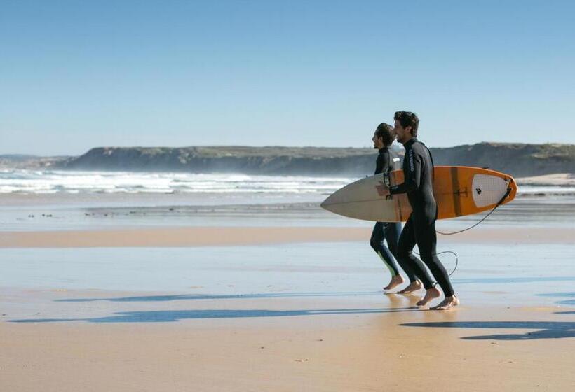 בית, 4 חדרי שינה, Balili Surf House