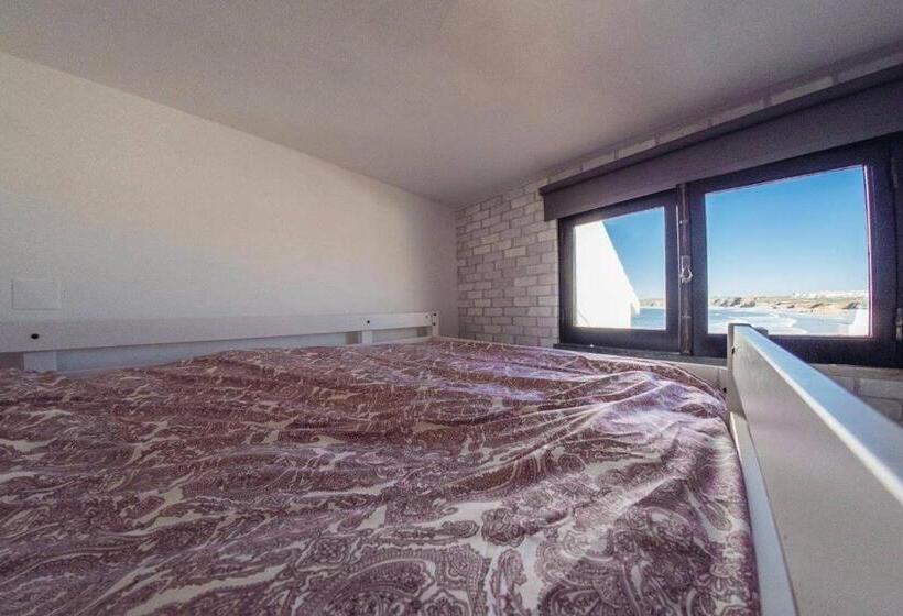 בית, 4 חדרי שינה, Balili Surf House