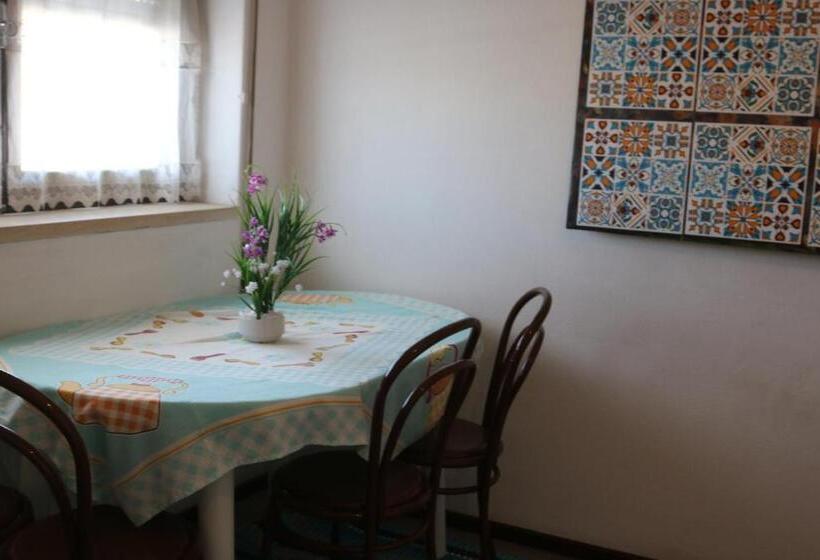 آپارتمان 2 خوابه, Casa Romão