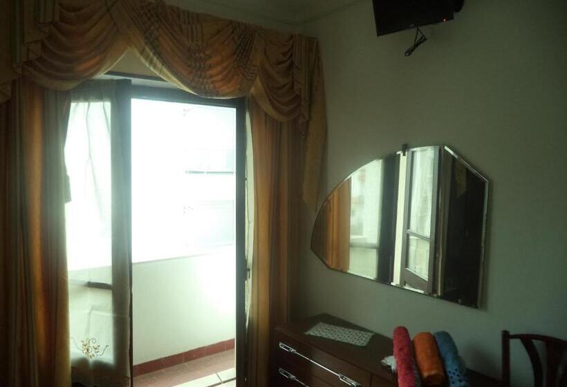 اتاق استاندارد سه نفره, Casa Romão