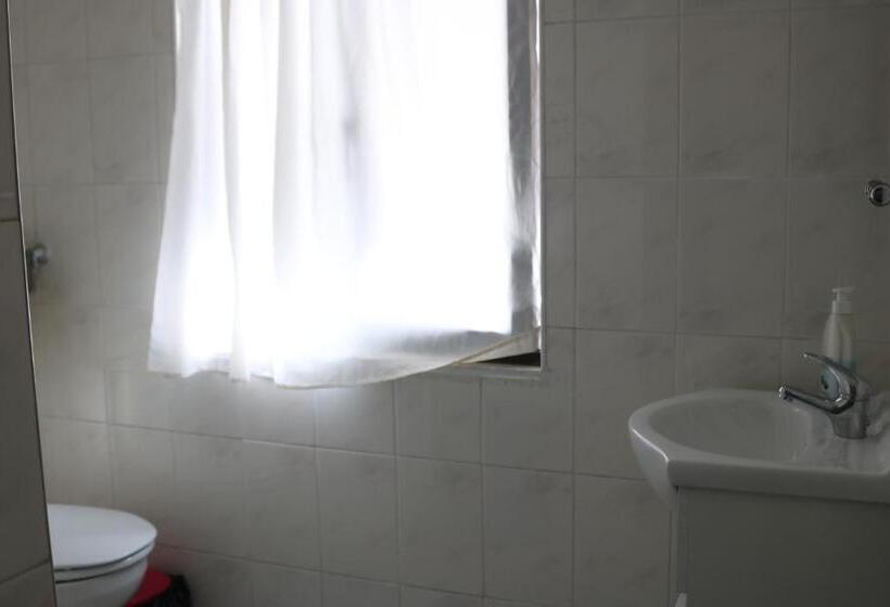 اتاق استاندارد سه نفره, Casa Romão