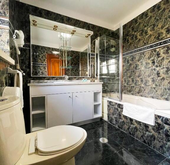 سوئیت با وان آب گرم, Jantesta Guest House