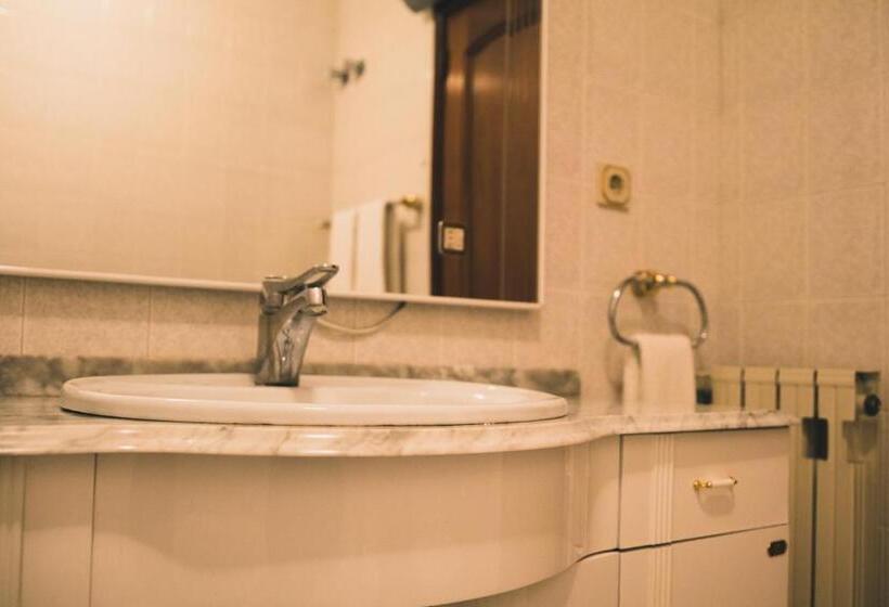 اتاق استاندارد با بالکن, Jantesta Guest House