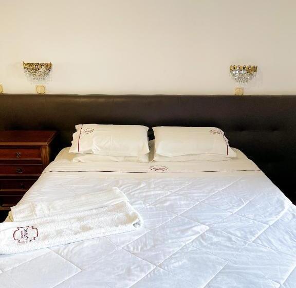 اتاق استاندارد با بالکن, Jantesta Guest House