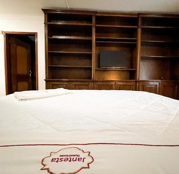 سوییت, Jantesta Guest House