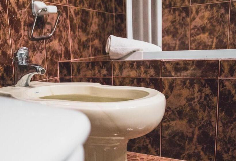 اتاق سوپریور, Jantesta Guest House