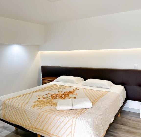 اتاق استاندارد با چشم‌انداز استخر, Jantesta Guest House