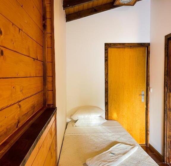 بنگله خانوادگی, Jantesta Guest House