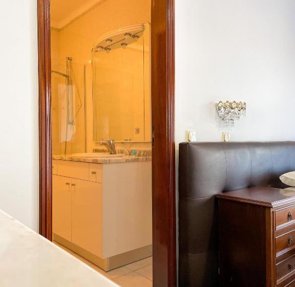 اتاق استاندارد با بالکن, Jantesta Guest House